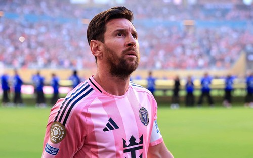 Messi 'kỳ quặc' ở Miami