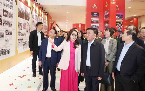 Tiến tới Đại hội XIV của Đảng: Trưng bày ảnh "Dưới cờ Đảng - Đất nước tiến vào kỷ nguyên mới"