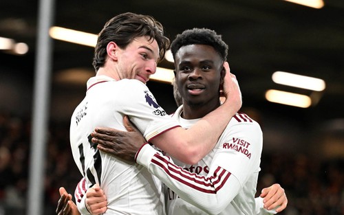 Arsenal mạnh hơn nhờ điều chỉnh chiến thuật
