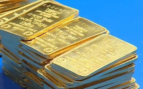 Vàng thu hẹp đà tăng khi căng thẳng thuế quan hạ nhiệt