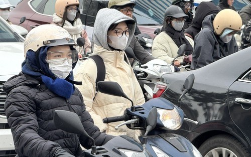 Người dân Hà Nội ứng phó với đợt rét sâu nhất đầu năm 2026