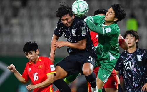 Cao Văn Bình tiết lộ bí quyết bắt penalty, tự hào với danh hiệu Cầu thủ xuất sắc nhất trận