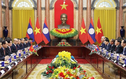 Chủ tịch nước Lương Cường hội đàm với Tổng Bí thư, Chủ tịch nước Lào Thongloun Sisoulith