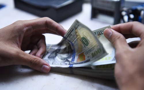 Giá USD mua vào rời mốc 26.000 VND/USD