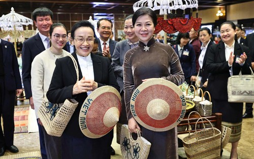 Phu nhân Tổng Bí thư Tô Lâm và Phu nhân Tổng Bí thư, Chủ tịch nước Lào thăm tỉnh Ninh Bình