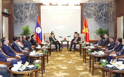 Thường trực Ban Bí thư Trần Cẩm Tú chủ trì tiễn Tổng Bí thư, Chủ tịch nước Lào Thongloun Sisoulith và Phu nhân