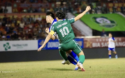 Công Phượng tái xuất, giúp đội nhà giành chiến thắng 3-1