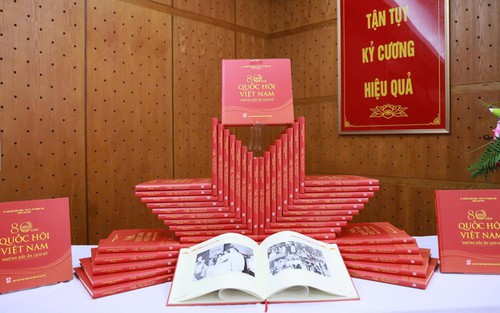 Ra mắt cuốn sách "80 năm Quốc hội Việt Nam - Những dấu ấn lịch sử"