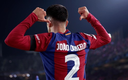 Barcelona hết tiền mới chọn Cancelo