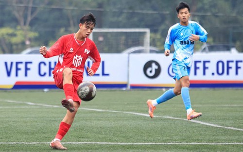 18 án kỷ luật cho cầu thủ đá vòng loại U19 quốc gia