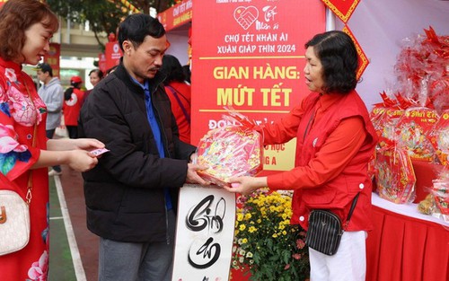 Nhiều chính sách của Đảng và Nhà nước chăm lo cho người dân đón Tết đầm ấm, an vui
