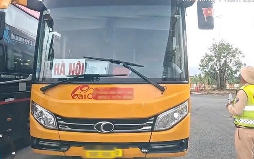 Xử phạt hơn 81 triệu đồng tài xế và chủ xe khách vi phạm trên cao tốc