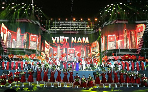 Văn hoá là con đường ngắn nhất để "ý Đảng" đến được với "lòng dân"