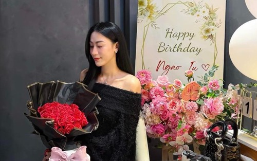 Đối chuyền xinh đẹp nhất bóng chuyền nữ Việt Nam đón tuổi 25 ấm áp bên bạn trai