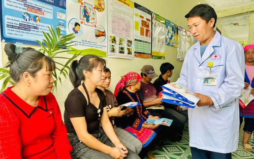 Ngày Thầy thuốc Việt Nam 27/2: Hướng tới tầm nhìn toàn diện trong chăm sóc sức khỏe bà mẹ, trẻ em