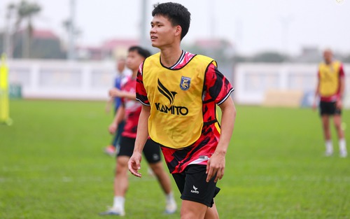 Tin nóng bóng đá Việt hôm nay 28/2: Tuyển thủ U23 Việt Nam xuống hạng Nhất thi đấu; Asian Cup nữ có giải thưởng đặc biệt