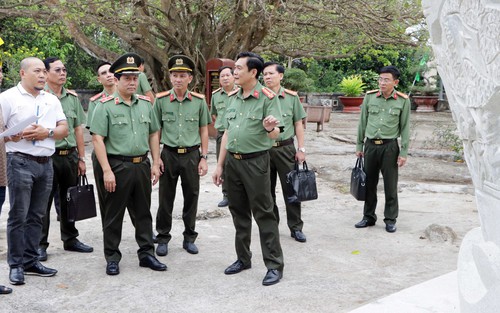 Tôn tạo Khu di tích Hòn Đá Bạc và xây dựng 500 căn nhà tặng đồng bào tại tỉnh Cà Mau