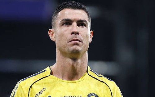 Benzema gia nhập đối thủ kình địch, Ronaldo phản ứng là dễ hiểu