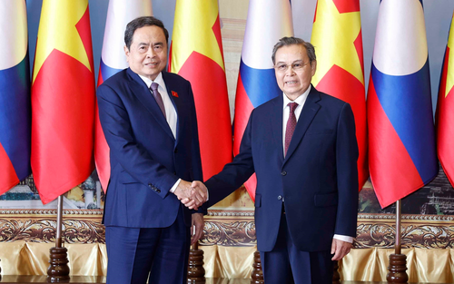 Chủ tịch Quốc hội Trần Thanh Mẫn gặp Chủ tịch Quốc hội Lào