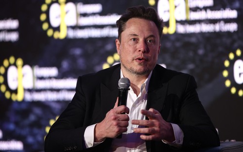 Tỷ phú Elon Musk giữ vững ngôi vương