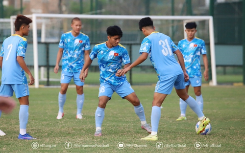 Việt kiều Croatia chuyển đội U23, U19 Việt Nam vẫn tập hăng say