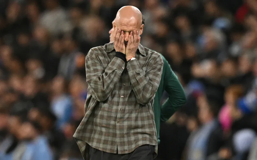 CĐV yêu cầu 'gắn thêm tội' cho Pep Guardiola vì trang phục thảm họa