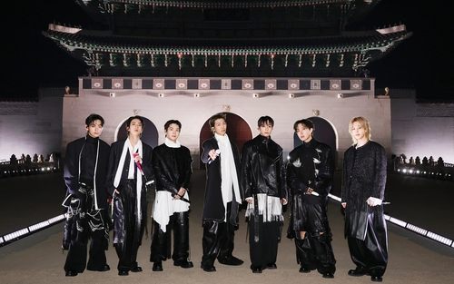 BTS tái xuất hòa quyện truyền thống và làn sóng Hallyu toàn cầu