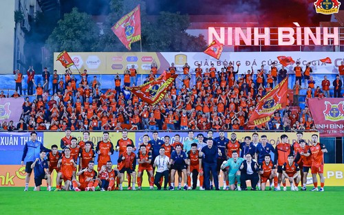 HLV Vũ Tiến Thành thở phào sau chiến thắng đầu tiên cùng CLB Ninh Bình