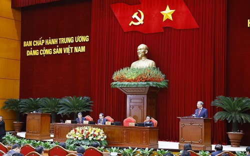 Thông cáo báo chí về ngày làm việc thứ hai Hội nghị Trung ương 2 khoá XIV