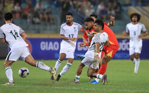 Đội tuyển Việt Nam còn 'vết gợn' sau trận thắng Bangladesh