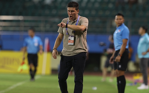 'Bão thay tướng' càn quét V-League 