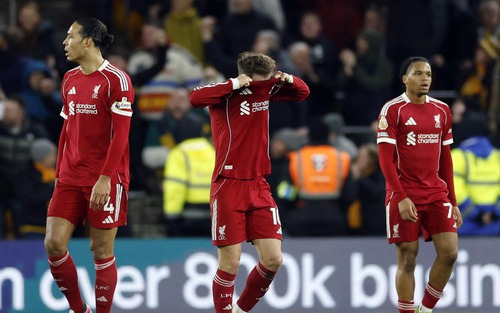 Liverpool: Cứ đá bù giờ là thua