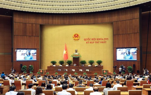 Quốc hội thảo luận giải pháp thực hiện mục tiêu tăng trưởng "2 con số"