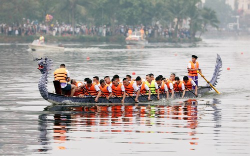 Giỗ Tổ Hùng Vương: Hội thi bơi chải truyền thống vùng Đất Tổ