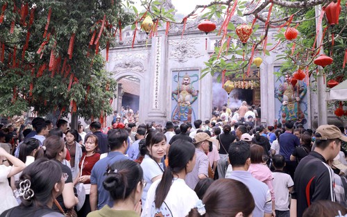 Phú Thọ: Biển người dâng hương Giỗ Tổ Hùng Vương