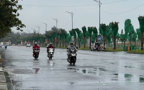 Dự báo thời tiết ngày 27/4: Bắc Bộ mưa dông, Nam Bộ tiếp tục nắng nóng 