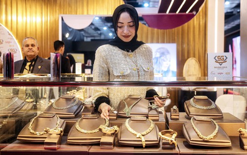 Giá vàng chạm đáy 3 tuần khi đàm phán Mỹ-Iran bế tắc