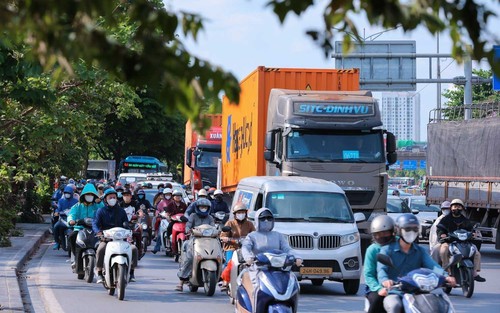 Người dân lại hối hả rời Hà Nội, bắt đầu một kỳ nghỉ mới