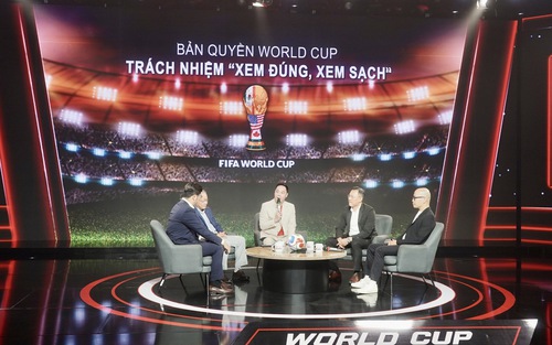 Người hâm mộ Việt Nam thưởng thức World Cup văn minh