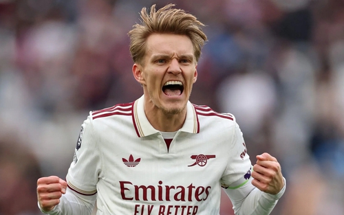 23 phút đẳng cấp của Odegaard