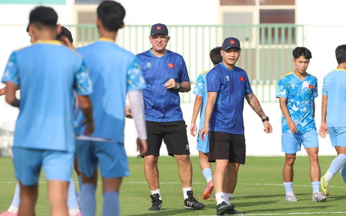 Tin nóng bóng đá Việt hôm nay 13/5: U17 Việt Nam tự quyết vé đi tiếp; Hoàng Hên bị treo giò