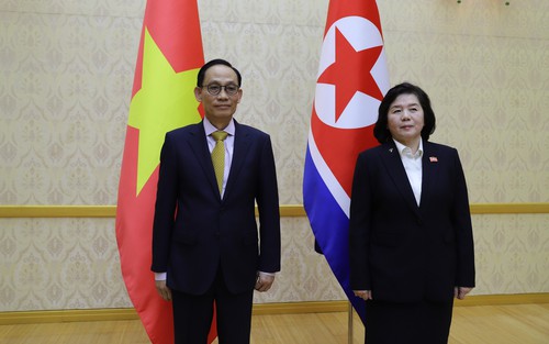 Đặc phái viên của Tổng Bí thư, Chủ tịch nước Tô Lâm, đồng chí Lê Hoài Trung, Ủy viên Bộ Chính trị, Bộ trưởng Bộ Ngoại giao thăm Triều Tiên