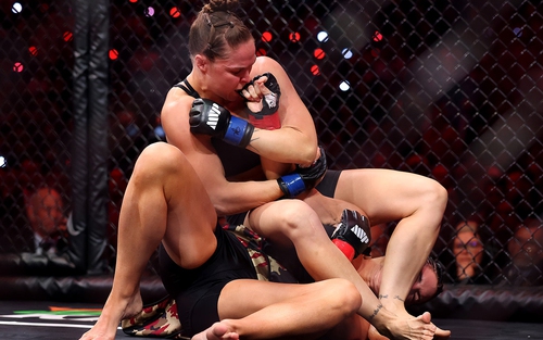 Kiều nữ MMA hạ gục đối thủ sau… 17 giây