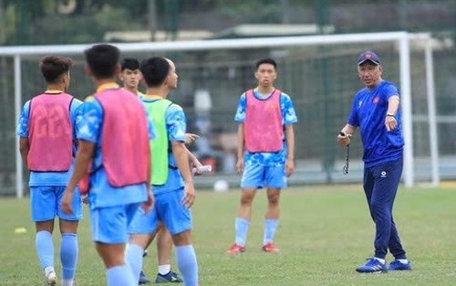 Tuyển trẻ Việt Nam thắng liên tiếp 2 đội bóng hơn tuổi của Nhật Bản trước giải Đông Nam Á