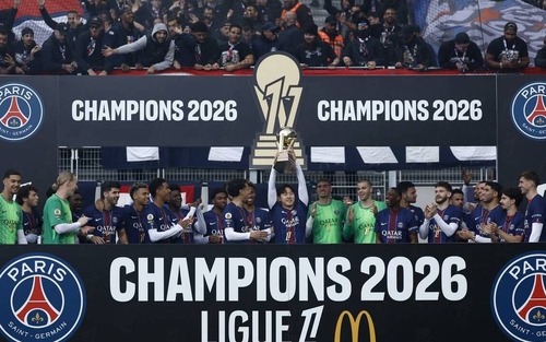 PSG có màn ăn mừng chức vô địch Ligue 1 kỳ lạ nhất mọi thời đại