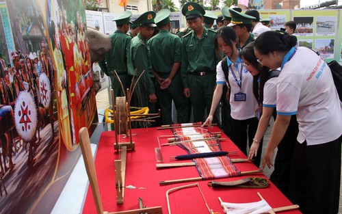 Trưng bày ảnh "Gia Lai - Từ đại ngàn đến biển xanh"