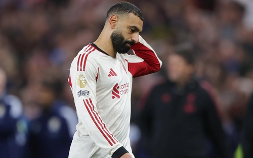 Liverpool chia tay Salah bằng cách cho ngồi dự bị?