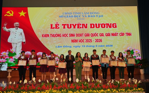 Biểu dương nhiều điển hình tiêu biểu trong ngành Giáo dục và Đào tạo