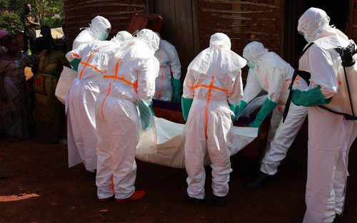 Dịch Ebola: Hơn 900 ca nghi nhiễm WHO cảnh báo nguy cơ lây lan nhanh chóng