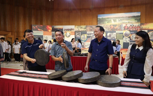 Đưa văn hóa cồng chiêng Tây Nguyên đến với đất mỏ
